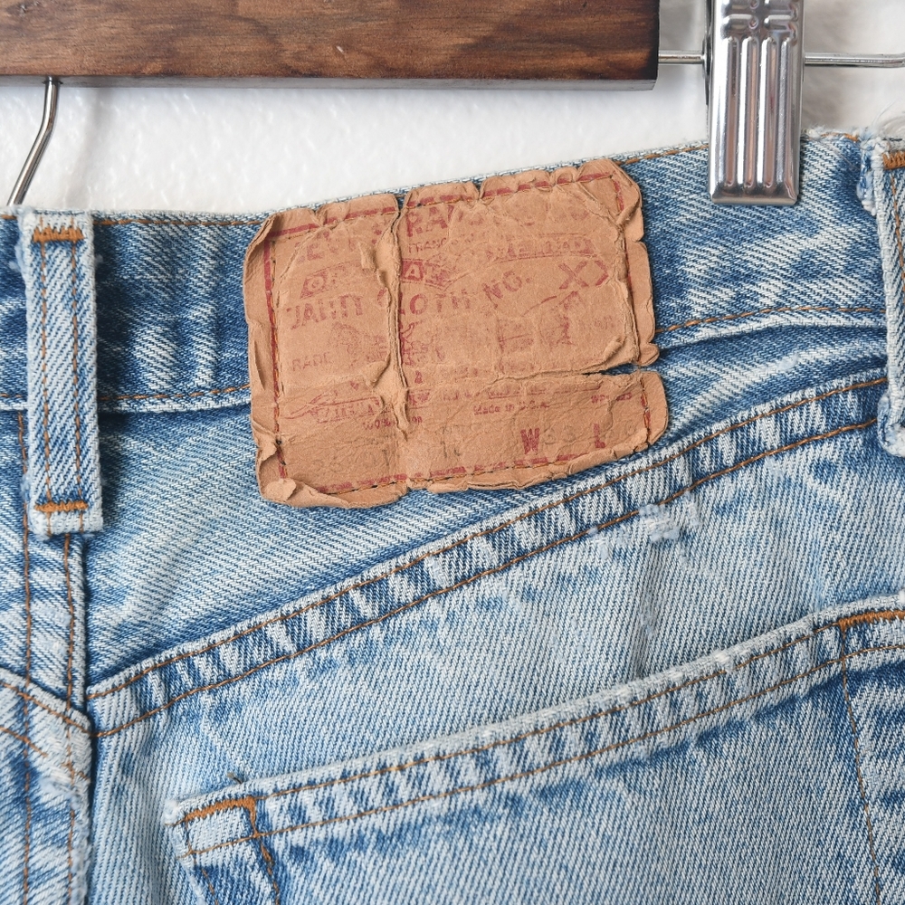 SOLD🥀 Vintage Levi's 501 Jeans For Women - Picture 4 of 5